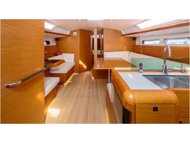 Book yachts online - sailboat - Sun Odyssey 449 - Ambra Blu - Standard line - rent