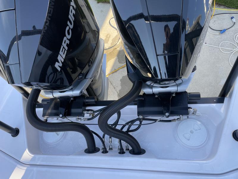 Book yachts online - motorboat - Axopar 37 XC Cross Cabin - KOSI - rent
