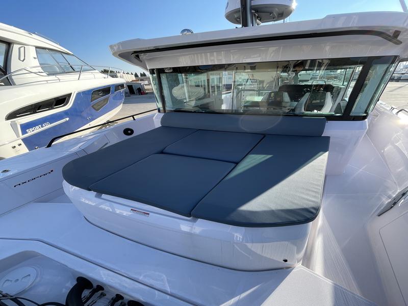 Book yachts online - motorboat - Axopar 37 XC Cross Cabin - KOSI - rent