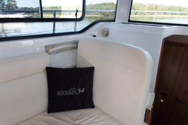 Book yachts online - motorboat - Nikhen Aquasun 34 - Aqua Sun - rent