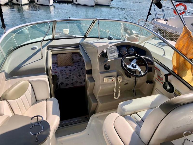 Book yachts online - motorboat - Sea Ray Sundancer 240 - Sea Ray Sundancer 240 - rent