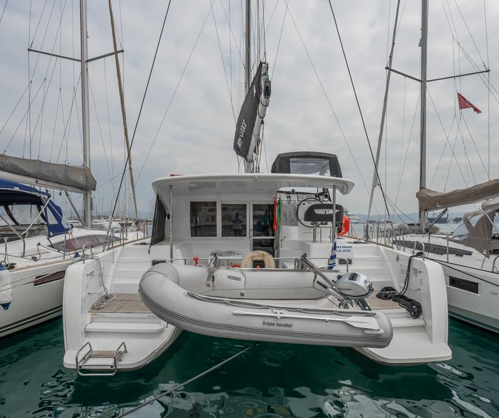 Book yachts online - catamaran - Lagoon 40 - MARY GRACE - rent