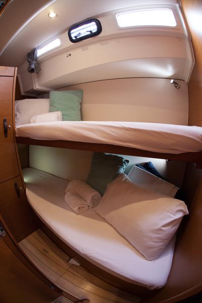 Book yachts online - sailboat - Jeanneau 54 - CELENA IV - rent