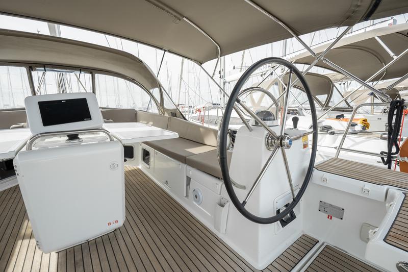 Book yachts online - sailboat - Jeanneau 54 - CELENA IV - rent