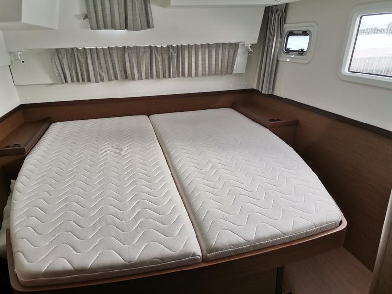Book yachts online - catamaran - Lagoon 42 - Maresol (A/C - Generator) (Pax 12)  - rent