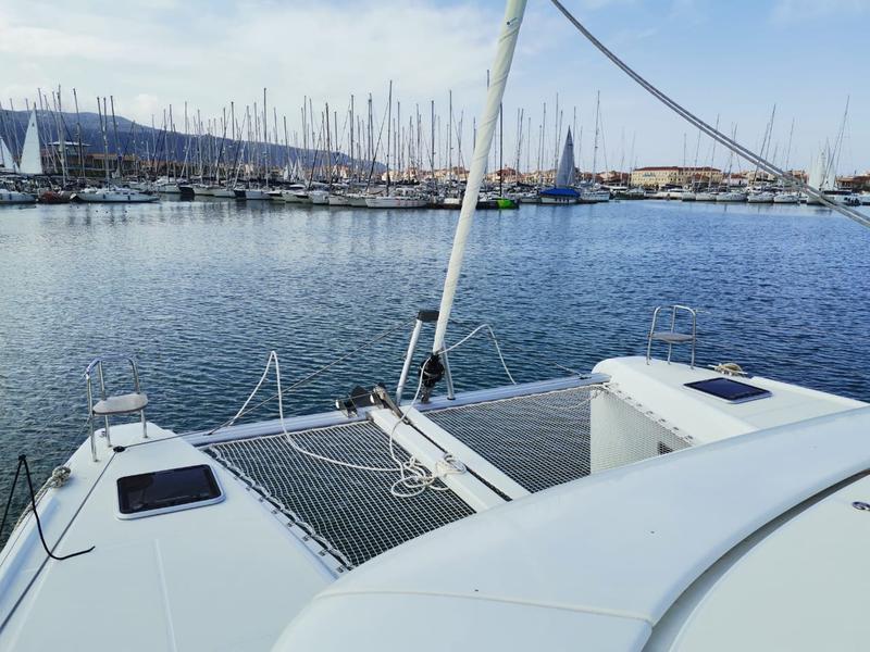 Book yachts online - catamaran - Lagoon 42 - Maresol (A/C - Generator) (Pax 12)  - rent