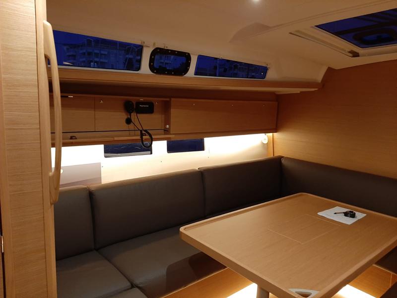 Book yachts online - sailboat - Dufour 460 - Nishane - rent