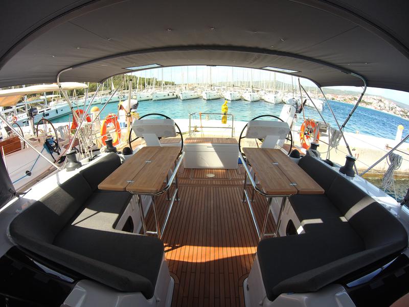 Book yachts online - sailboat - Hanse 508 - Lady Aga - rent