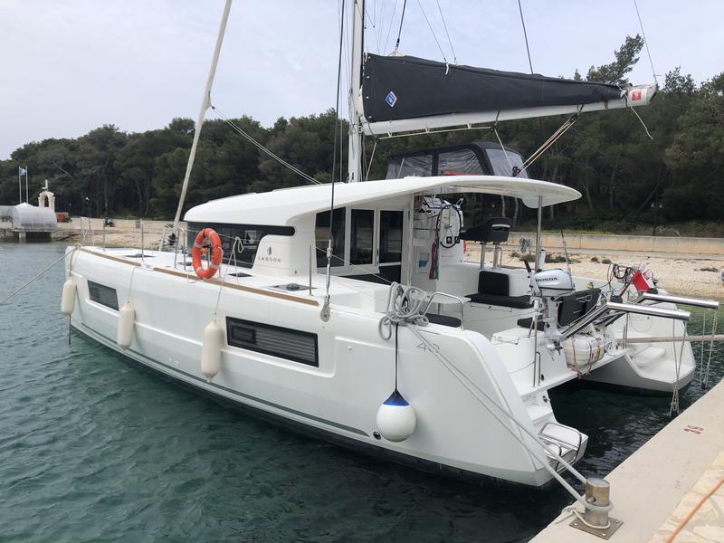 Book yachts online - catamaran - Lagoon 40 - El Paso - rent