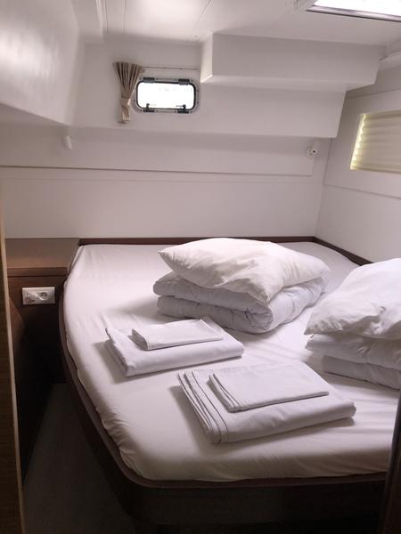 Book yachts online - catamaran - Lagoon 40 - El Paso - rent