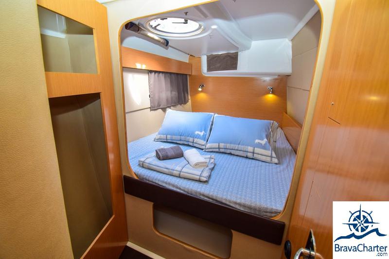Book yachts online - catamaran - Lipari 41 - Mariona - rent