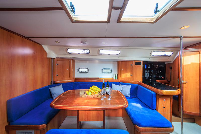 Book yachts online - sailboat - Bavaria 50 - Porto Candia - rent