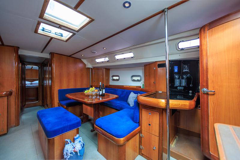 Book yachts online - sailboat - Bavaria 50 - Porto Candia - rent