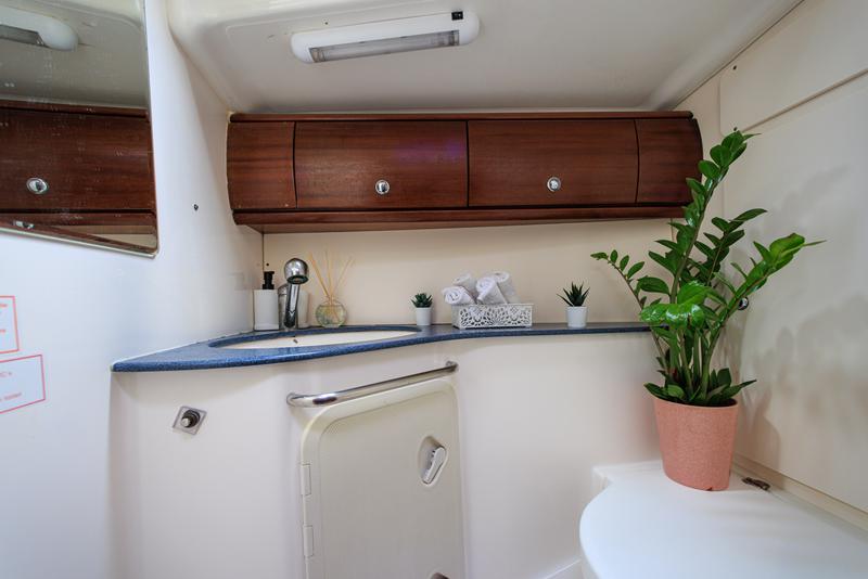 Book yachts online - sailboat - Bavaria 44 - Twins - rent