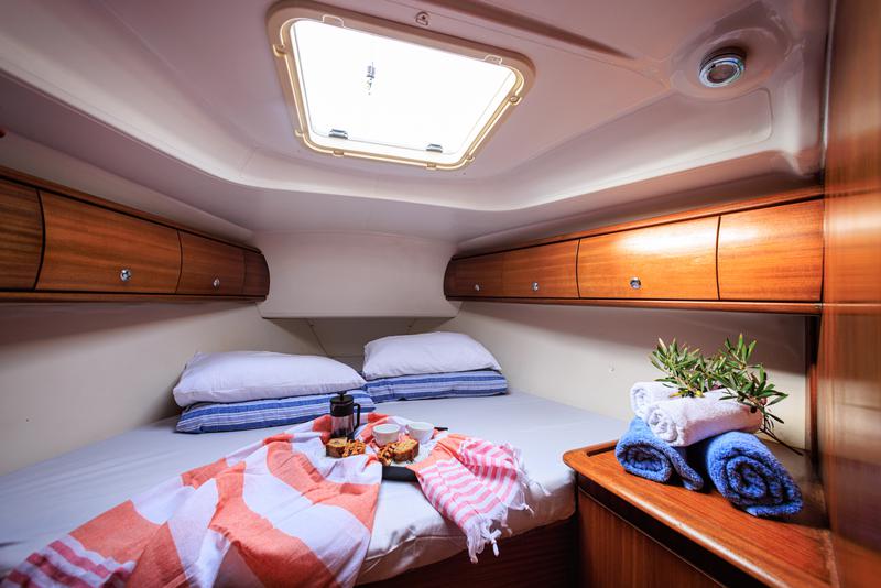 Book yachts online - sailboat - Bavaria 44 - Twins - rent
