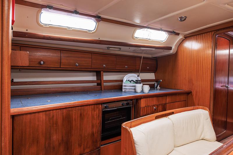 Book yachts online - sailboat - Bavaria 44 - Twins - rent