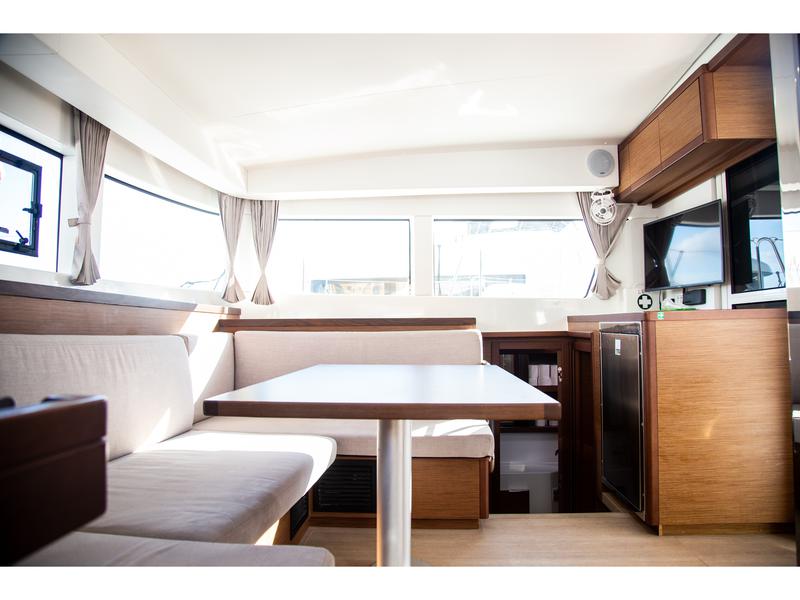 Book yachts online - catamaran - Lagoon 40 - Lea - rent