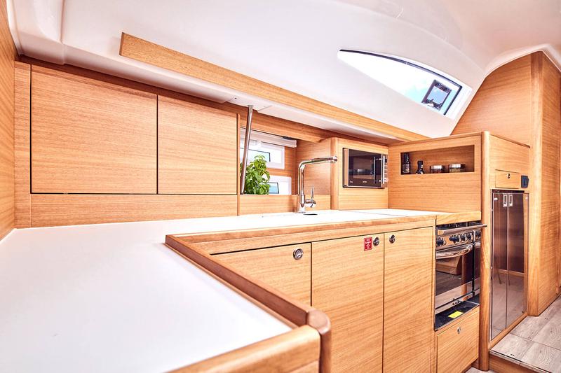 Book yachts online - sailboat - Elan Impression 45.1 OW - MOONLIGHT OW - AC and generator - rent