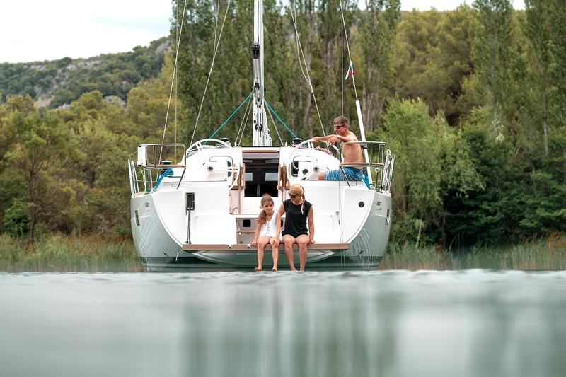 Book yachts online - sailboat - Elan Impression 45.1 OW - MOONLIGHT OW - AC and generator - rent