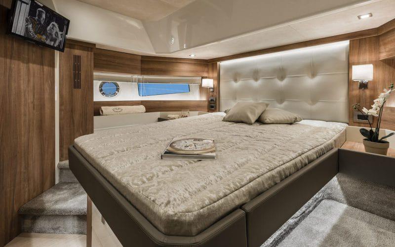 Book yachts online - motorboat - Cranchi T43 Eco Trawler - G&amp;K2 - rent