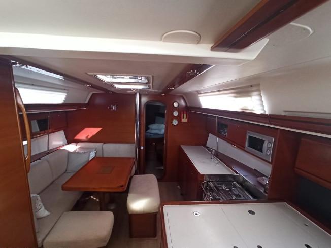 Book yachts online - sailboat - Dufour 405 Grand Large - Daphne - rent