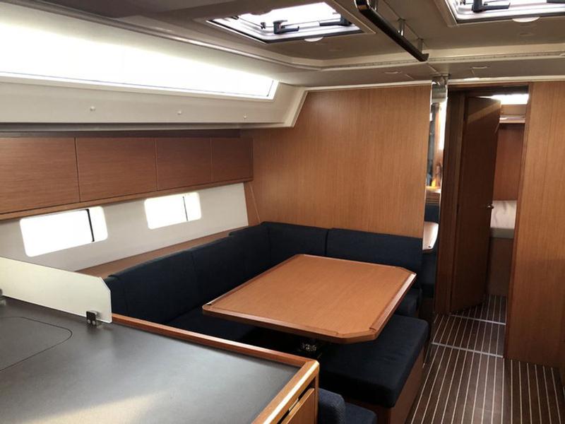 Book yachts online - sailboat - Bavaria C45 Holliday - Barbara - rent