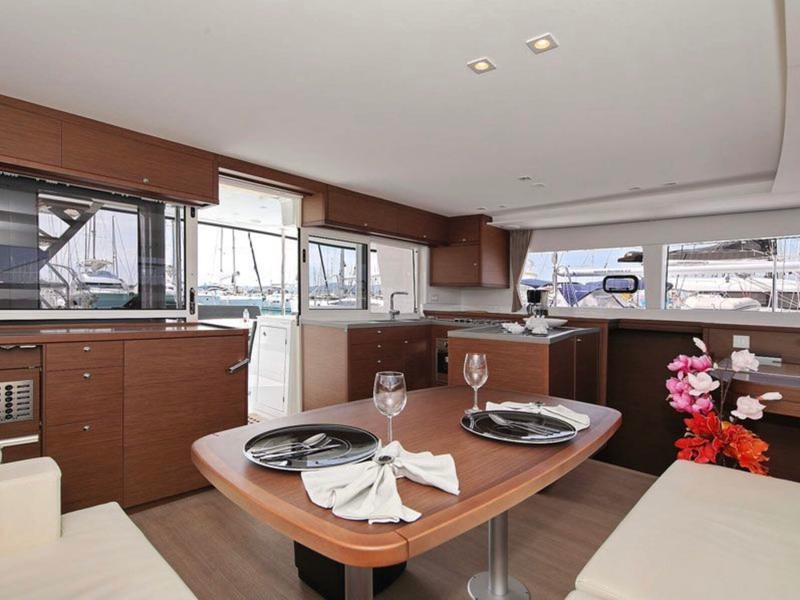 Book yachts online - catamaran - Lagoon 450 Sport - I Love Anna - rent