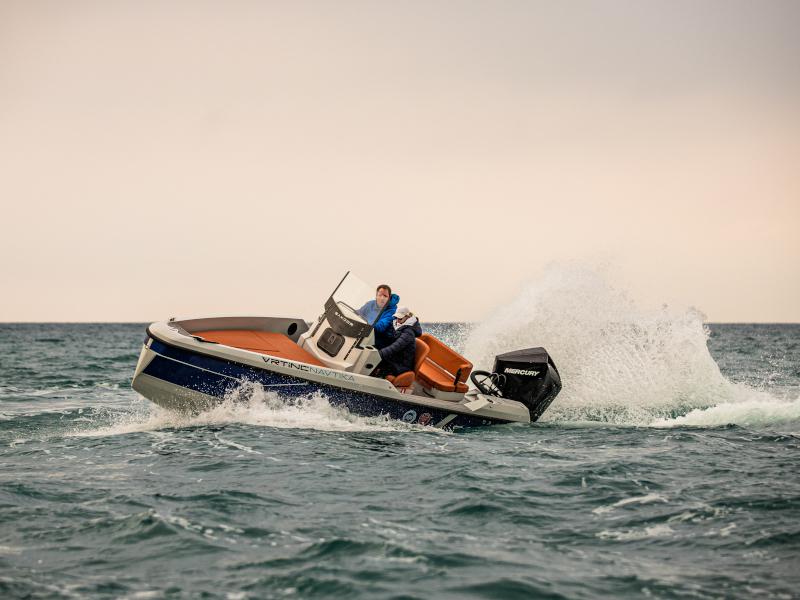 Book yachts online - motorboat - Saxdor 200 Sport (Mercury 175) - SAXDOR 200 SPORT (MERCURY 175) - rent