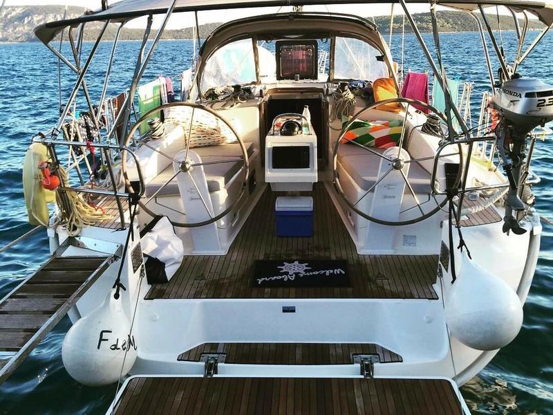 Book yachts online - sailboat - Bavaria Cruiser 37 - Flor de la Mer - rent