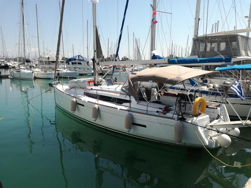 Book yachts online - sailboat - Sun Odyssey 389 - Agios Georgios - rent