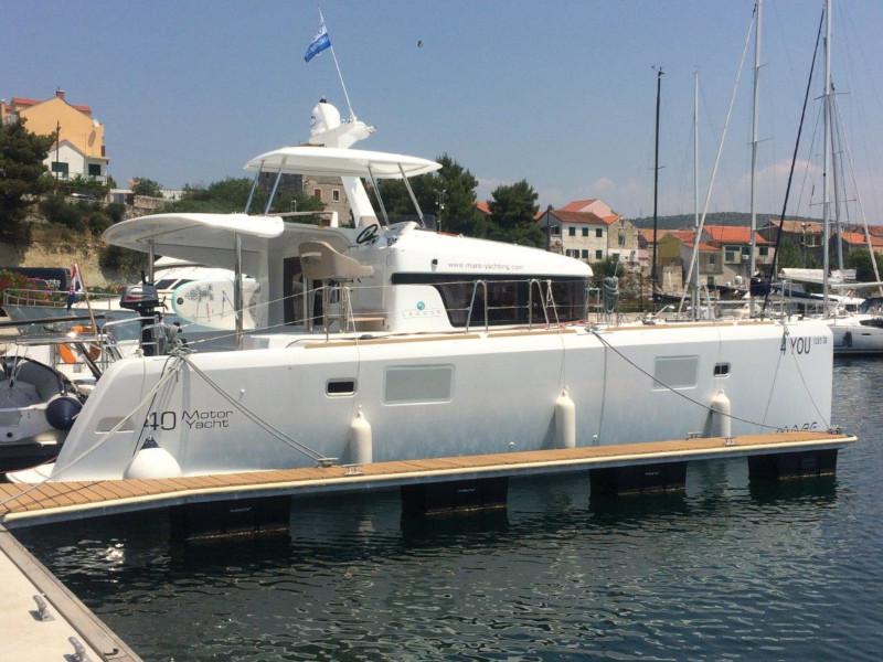 Book yachts online - catamaran - Lagoon 40 (4+2 cab.) - 4 YOU - rent