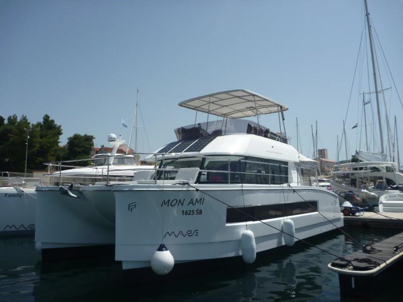 Book yachts online - powercatamaran - MY 37- 3 cab. - Mon Ami - rent