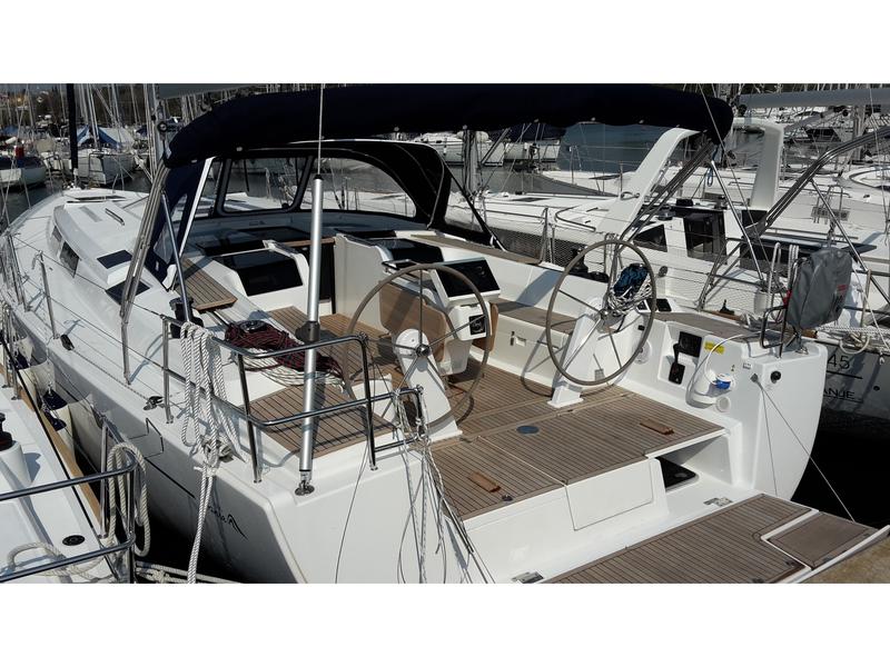 Book yachts online - sailboat - Hanse 505 - Figarola - rent