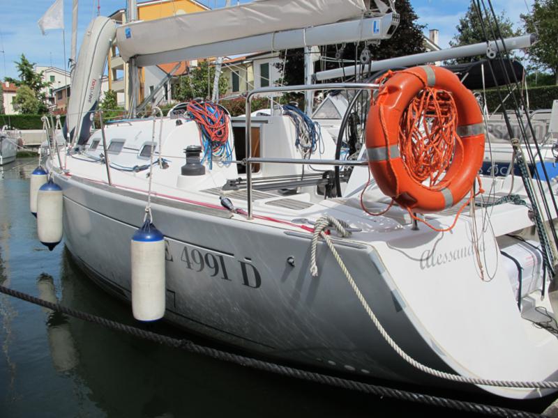Book yachts online - sailboat - First 36.7 - no name - rent