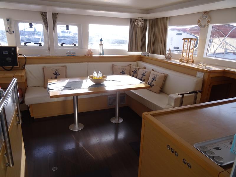 Book yachts online - catamaran - Lagoon 450 - Aeropi - rent