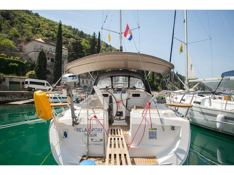 Book yachts online - sailboat - Elan 384 Impression - Relax Point - rent