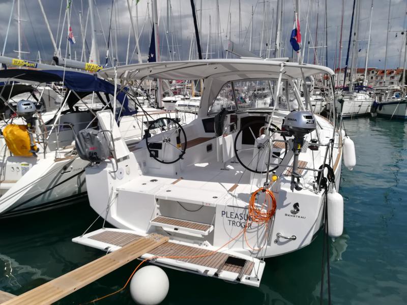 Book yachts online - sailboat - Oceanis 38.1 - Pleasure - rent