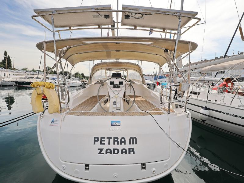 Book yachts online - sailboat - Bavaria 36 Cruiser - Petra M - rent