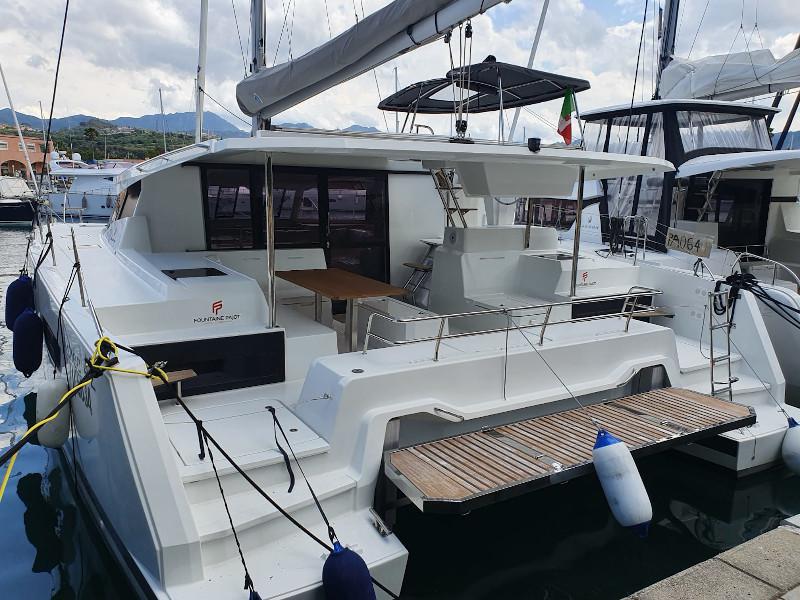 Book yachts online - catamaran - Astréa 42 - Muttley - rent