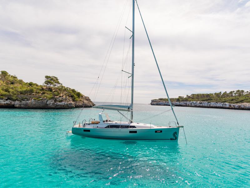 Book yachts online - sailboat - Oceanis 41.1 - Hydros - Comfort line - rent
