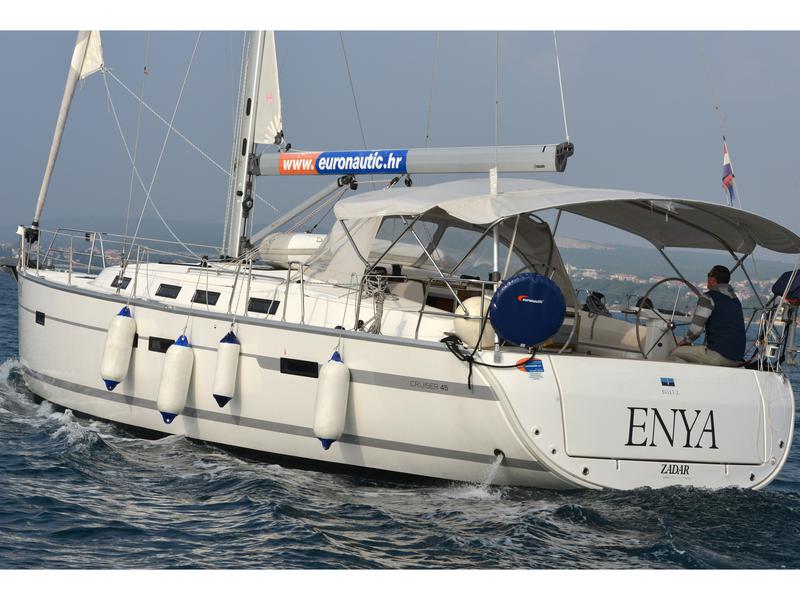 Book yachts online - sailboat - Bavaria 45 Cruiser - Enya - rent