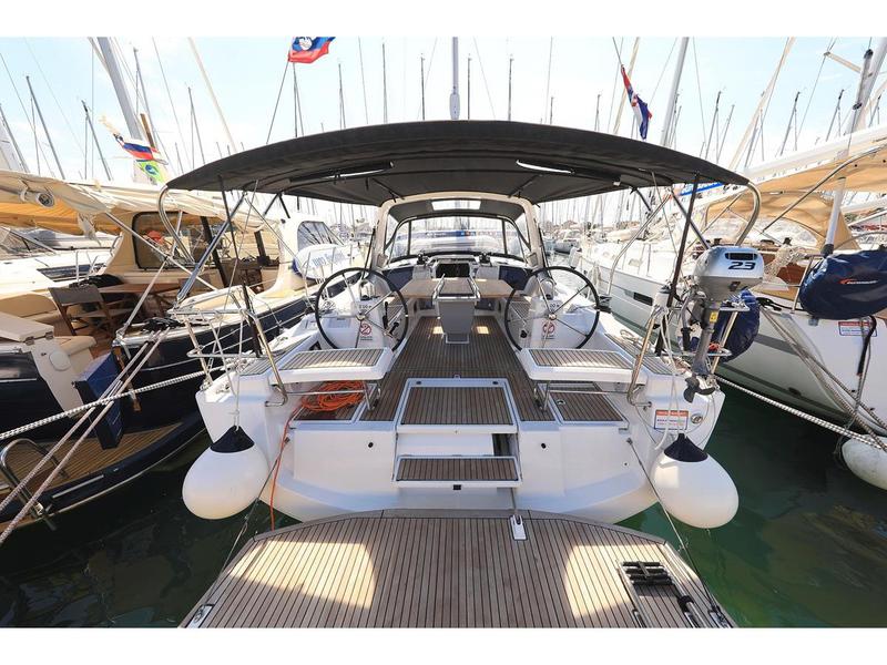 Book yachts online - sailboat - Oceanis 41.1 - Dalmatinka - rent