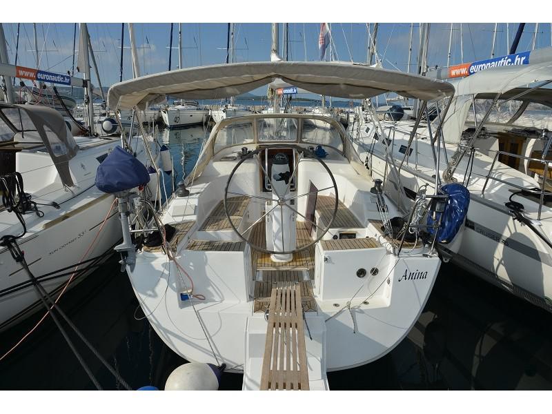 Book yachts online - sailboat - Hanse 320 - Annina - rent