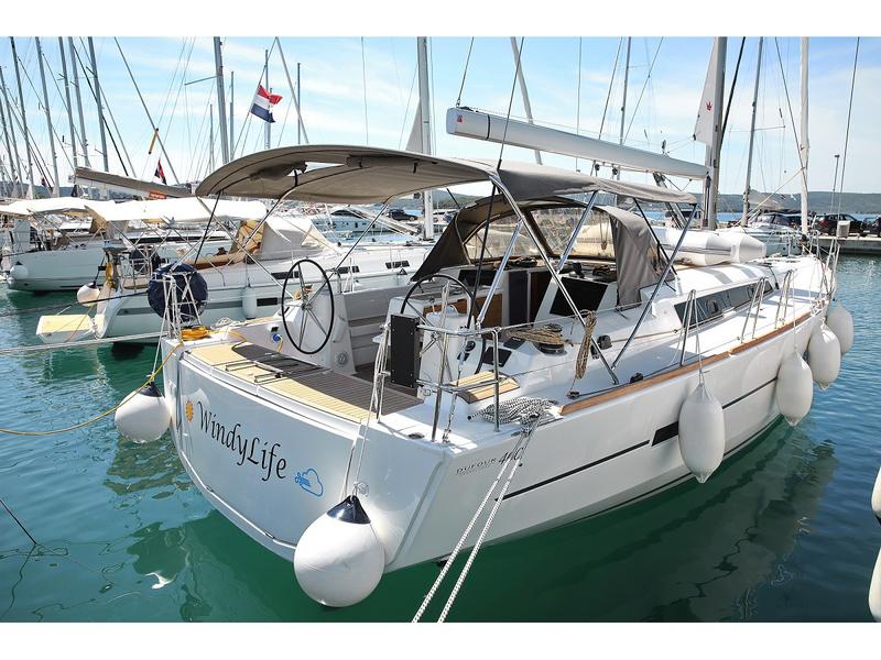 Book yachts online - sailboat - Dufour 460 Grand Large - 5 cabins - WindyLife  - rent