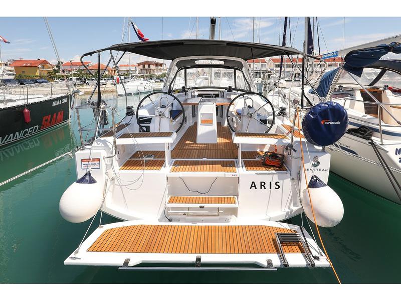 Book yachts online - sailboat - Oceanis 35.1 - Aris - rent