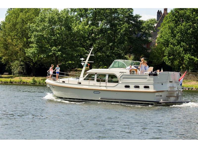Book yachts online - motorboat - Linssen GS 40.0 AC - Telesto - rent