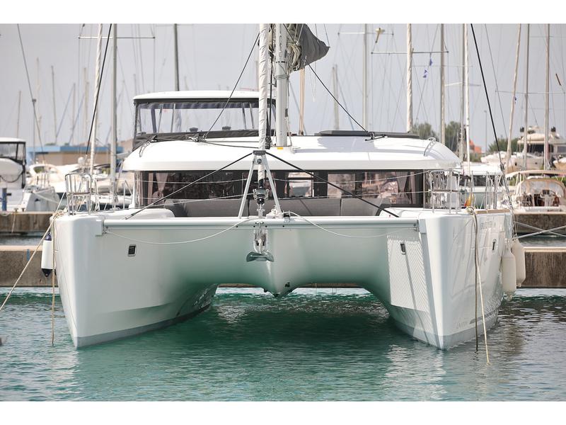 Book yachts online - catamaran - Lagoon 450 S - ADRIATIC QUEEN - rent