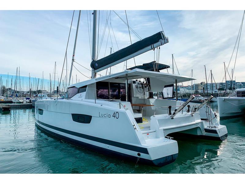Book yachts online - catamaran - Lucia 40 - Merengue - rent