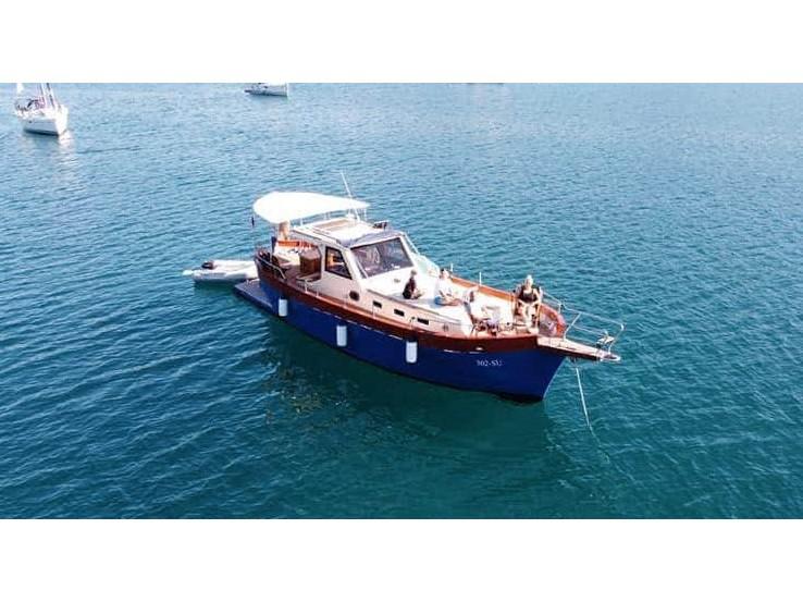Book yachts online - motorboat - Leut - Vagabundo - rent