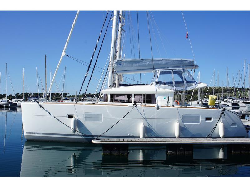 Book yachts online - catamaran - Lagoon 400 - BULLDOG - rent